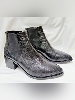 Hotic Black Snake Embossed Leather Chelsea Ankle Boots Size 8 Block Heel